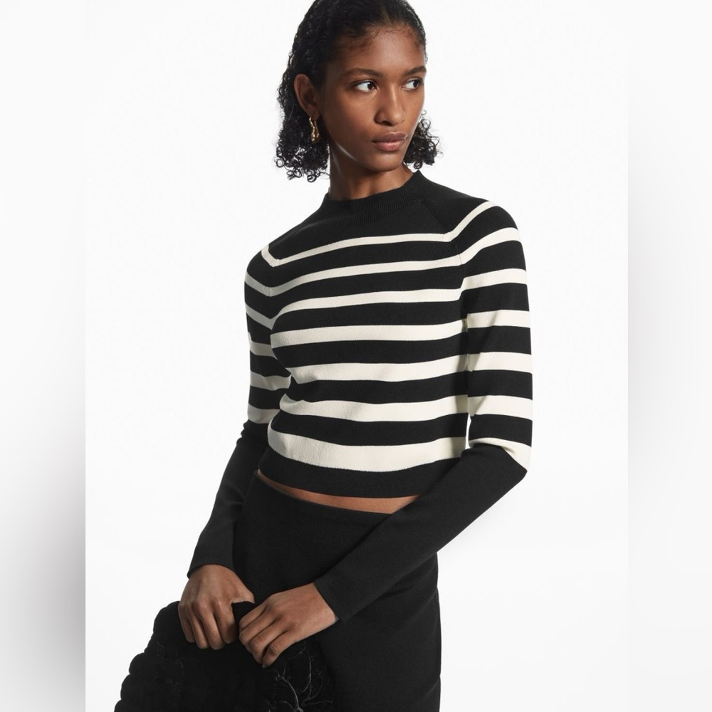 COS Cropped Knitted Mockneck - small